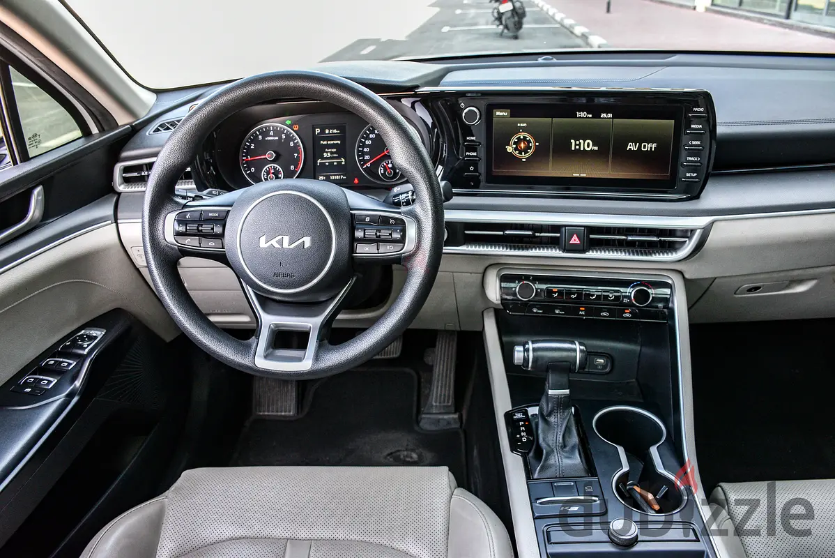 2022 Kia K5 for Rent in Al Jaddaf photo 9