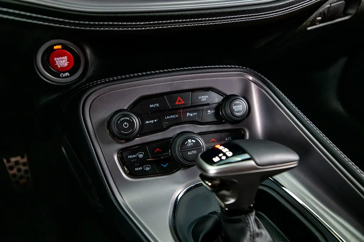 Dodge Challenger SRT Hellcat V8 photo 5