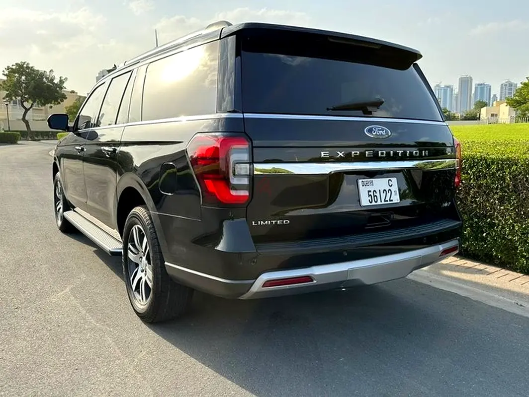 2022 Ford Expedition for Rent in Palm Jumeirah photo 3