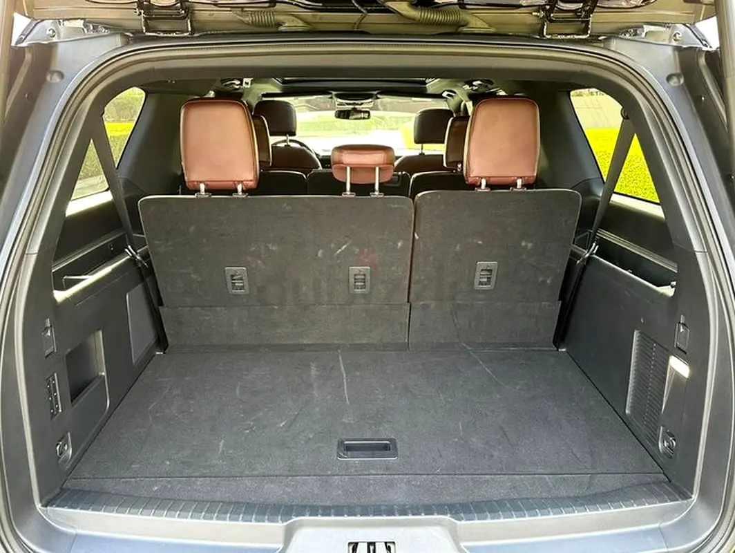 2022 Ford Expedition for Rent in Palm Jumeirah photo 6