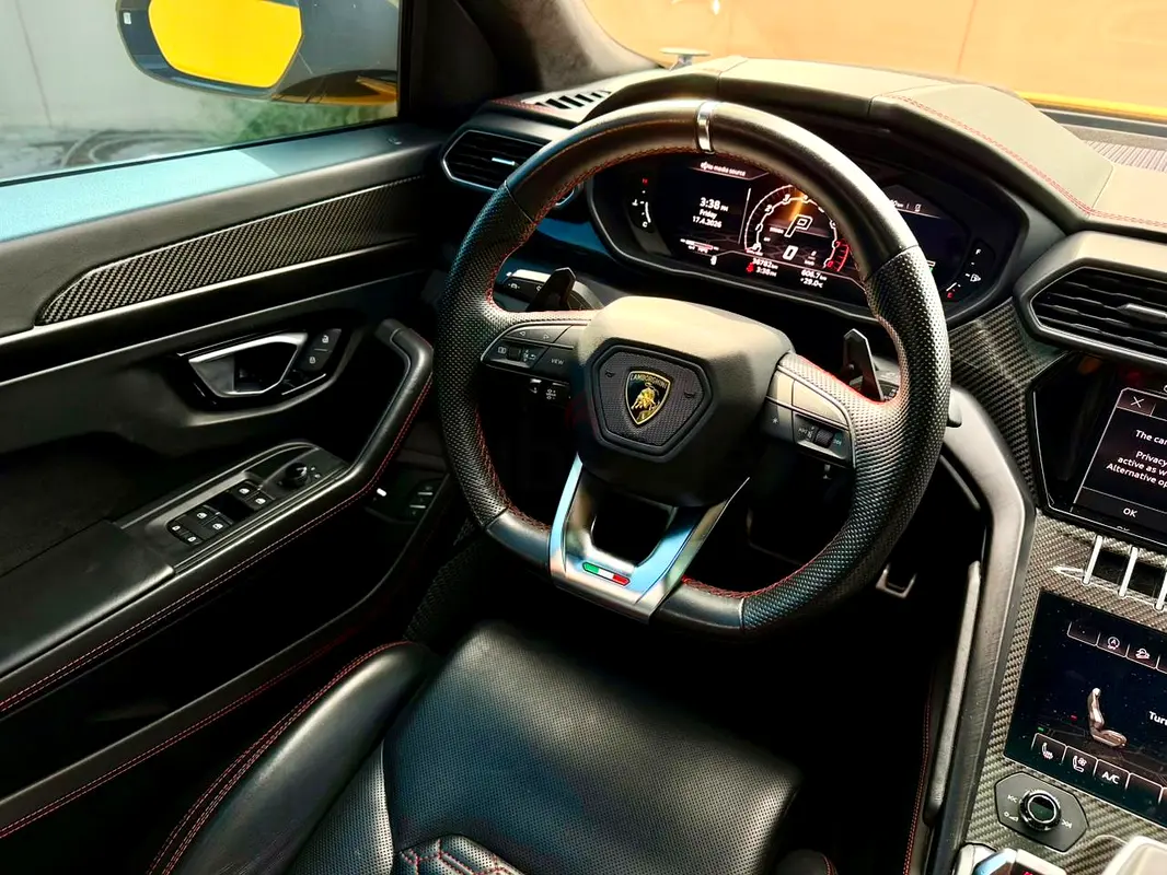 2023 Lamborghini Urus for Rent in Downtown Dubai photo 6