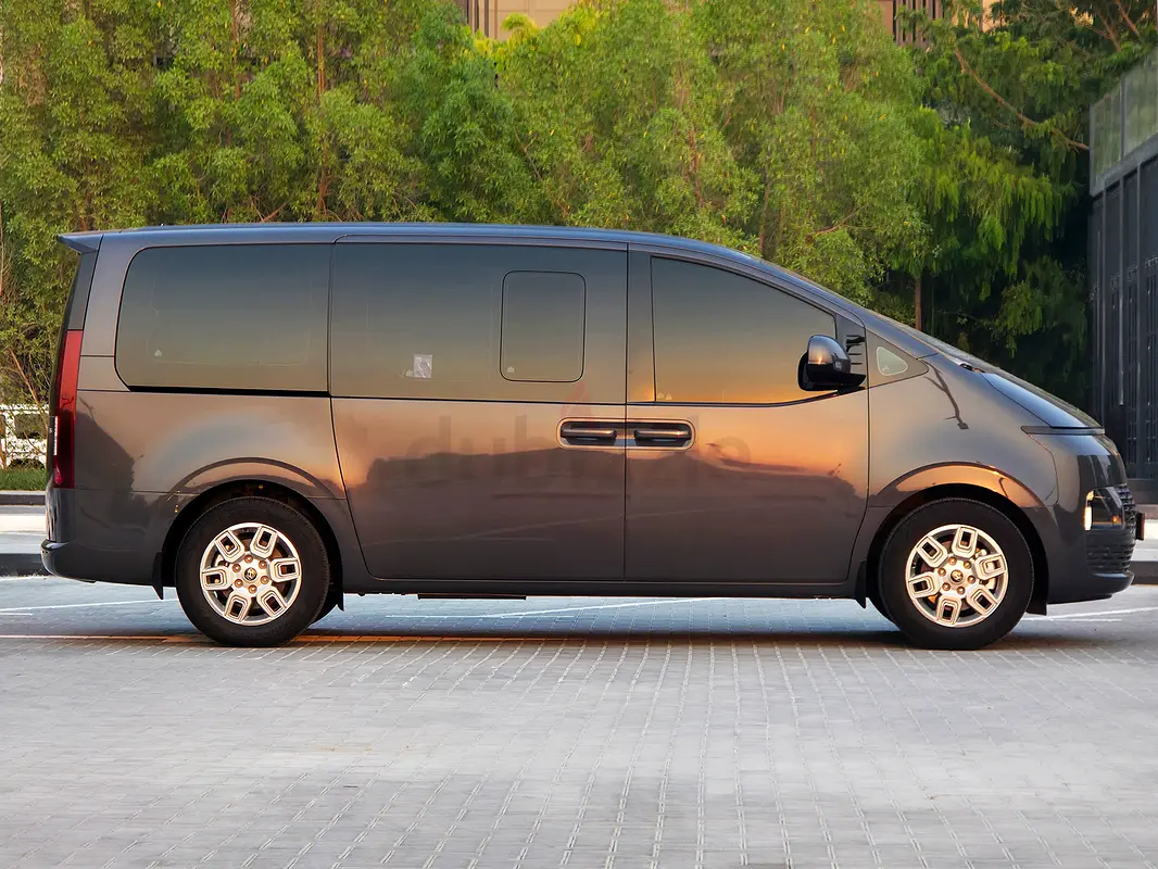 2026 Hyundai Staria for Rent in Al Mamzar Front photo 4