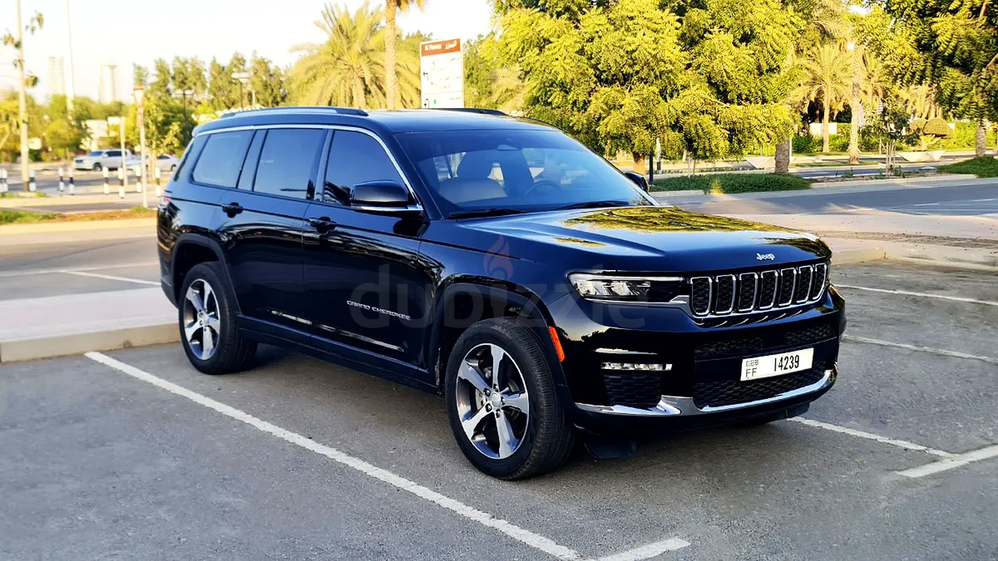 2023 Jeep Grand Cherokee L for Rent in Al Mamzar Front photo 2