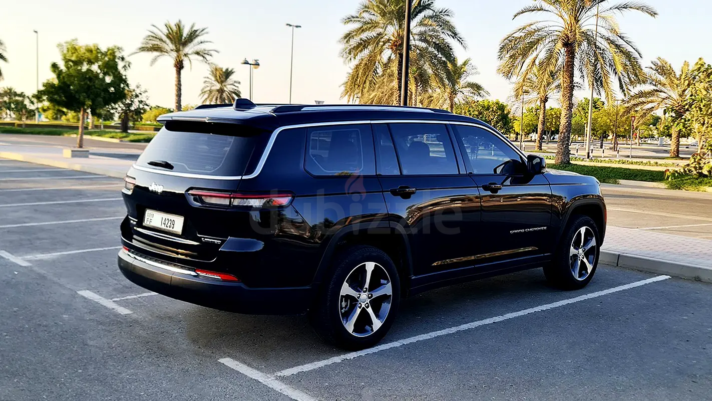 2023 Jeep Grand Cherokee L for Rent in Al Mamzar Front photo 4