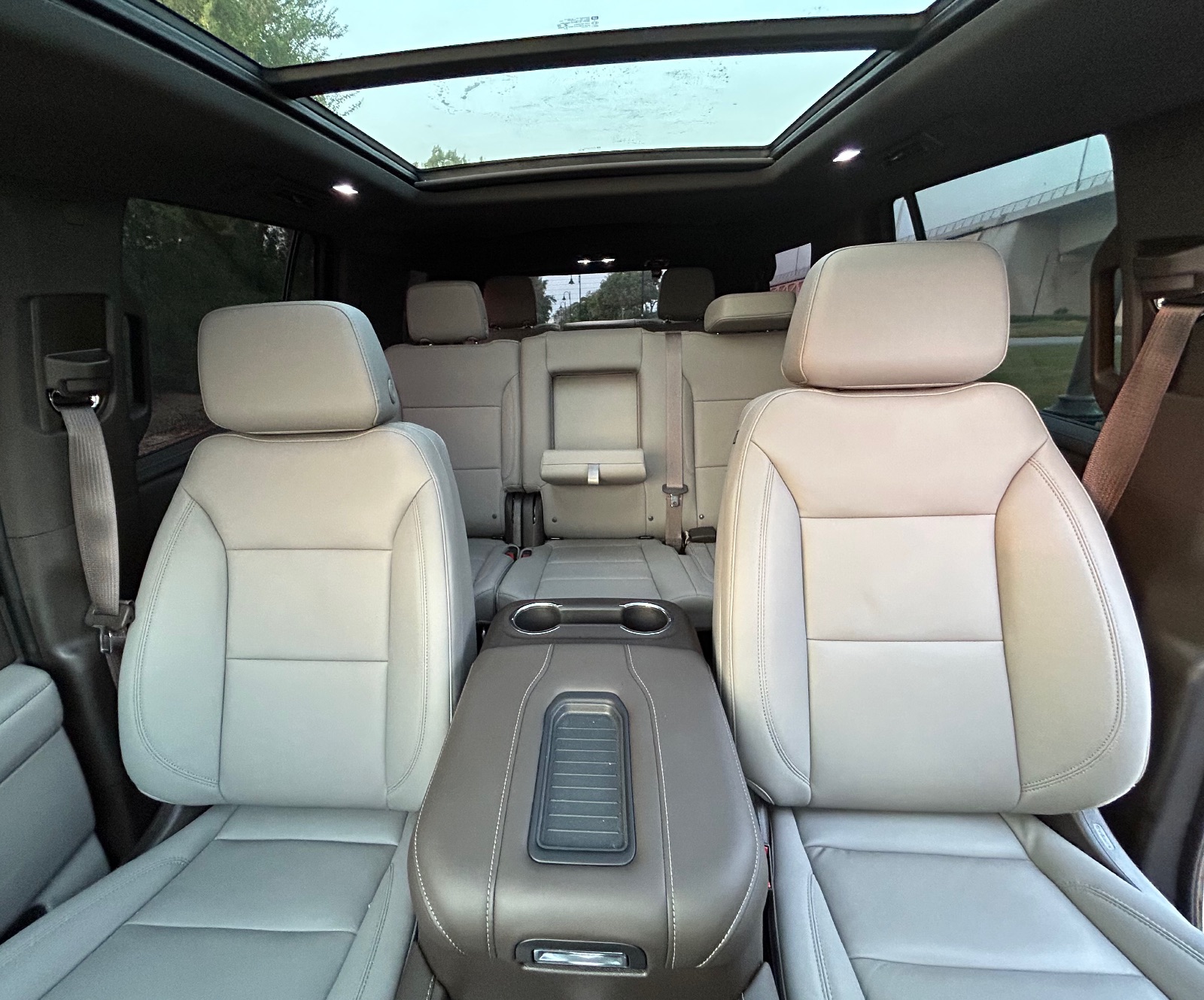 Hire 2023 Chevrolet Tahoe Z71 in Dubai photo 9