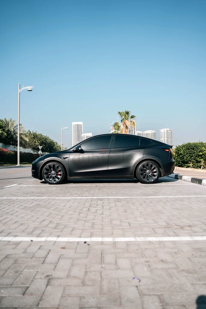 2023 Tesla Model Y for Rent in Barsha Heights (Tecom) photo 3