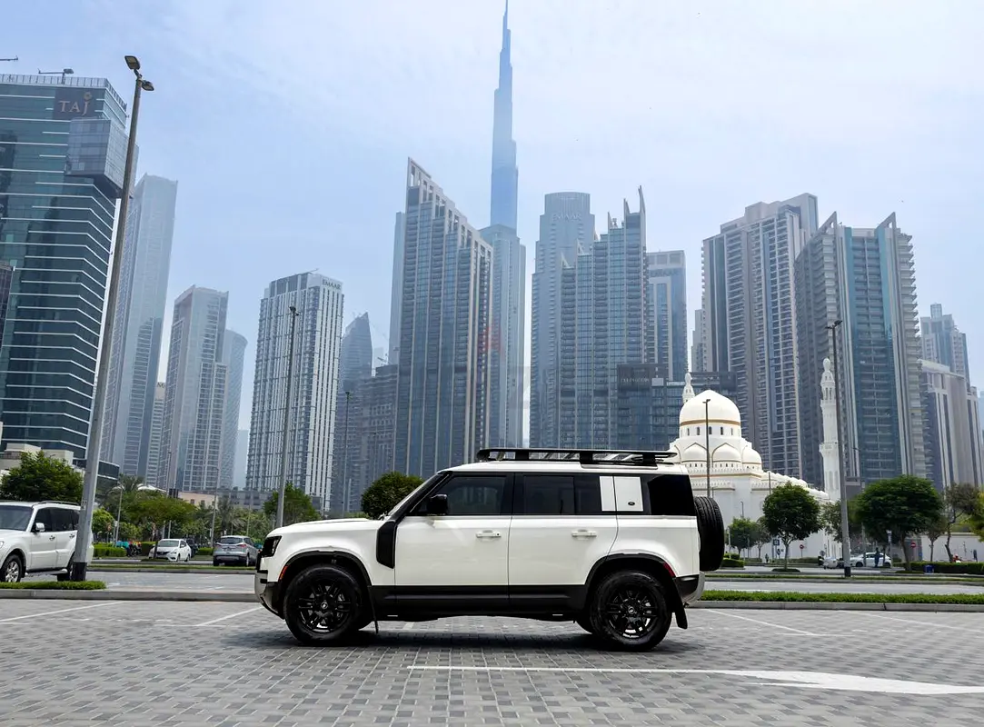 2024 Land Rover Defender for Rent in Al Muraqqabat photo 7