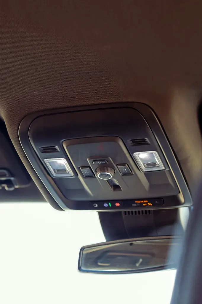 2025 Chevrolet Tahoe for Rent in Business Bay (Blue) photo 6