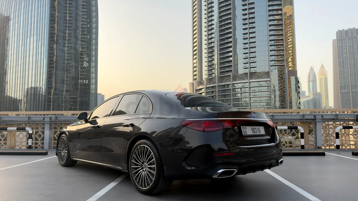 Mercedes E450 photo 3