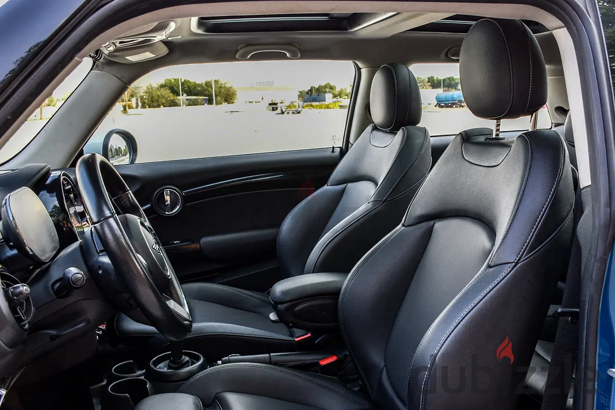 2023 MINI Cooper for Rent in Business Bay photo 5