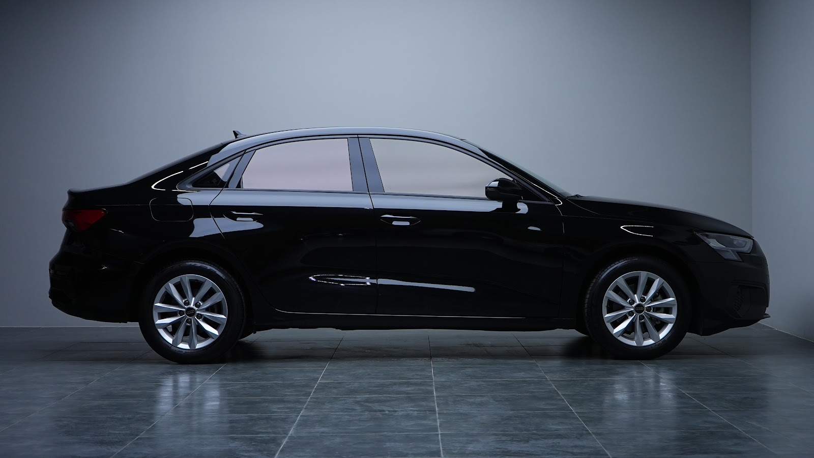 Rent Audi A3 in Dubai photo 5