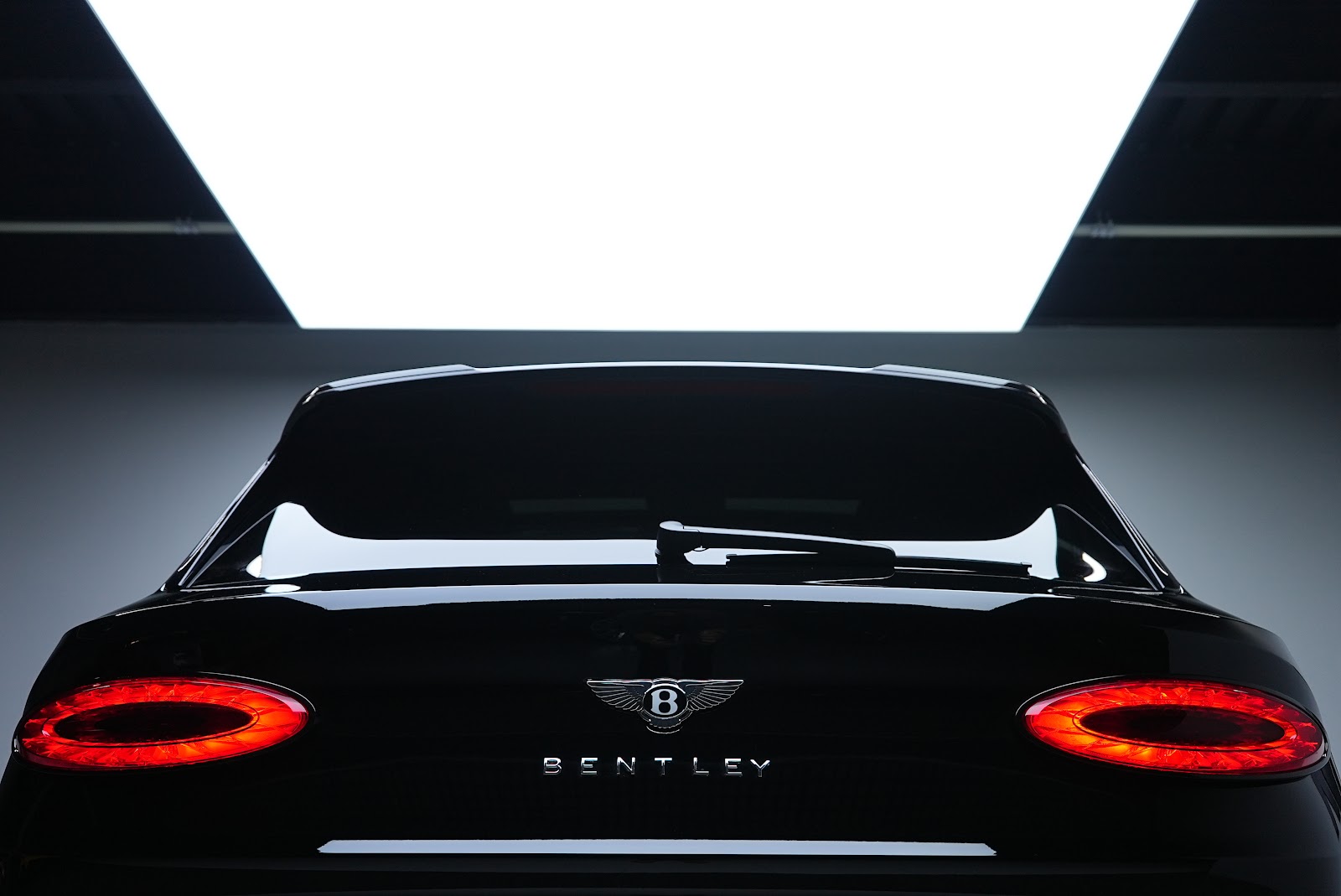Rent Bentley Bentayga in Dubai (Black) photo 19