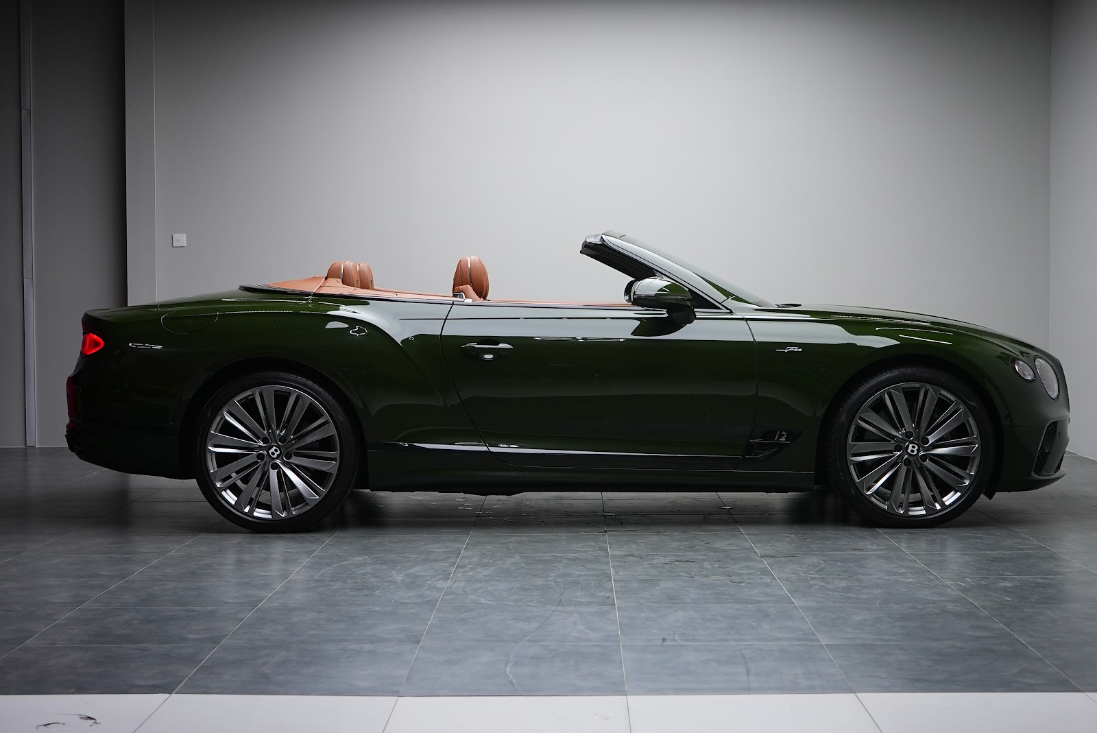 Rent Bentley GTC in Dubai photo 23
