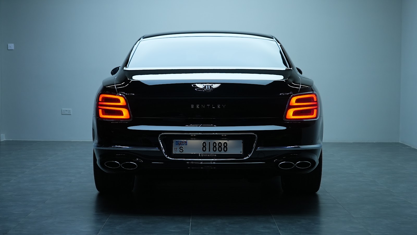 Rent Bentley Flying Spur in Dubai photo 3