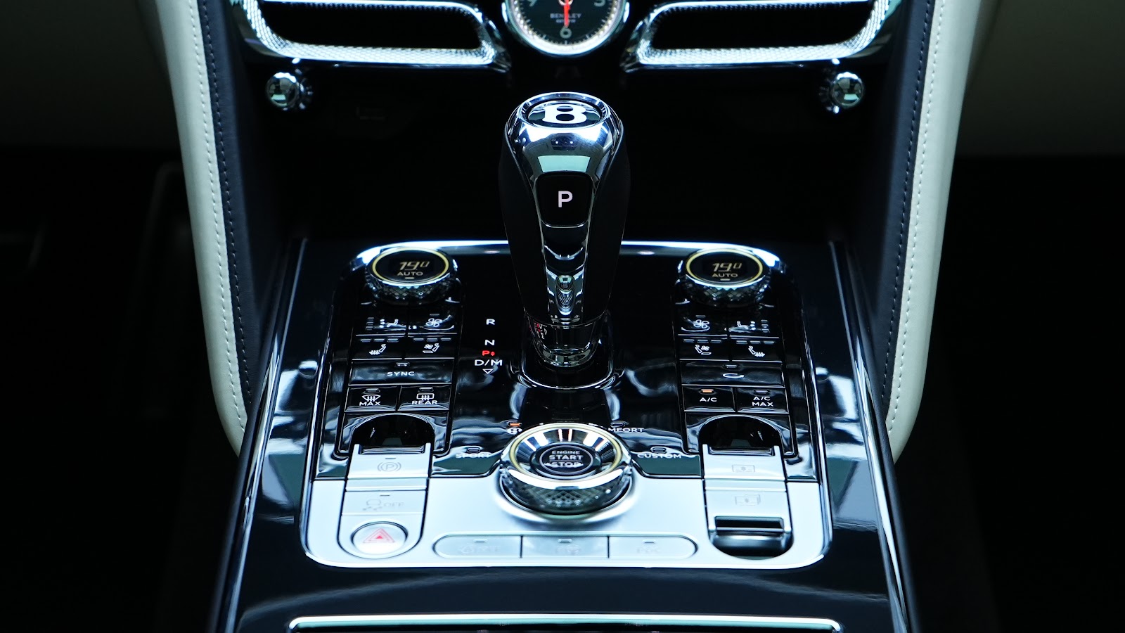 Rent Bentley Flying Spur in Dubai photo 10