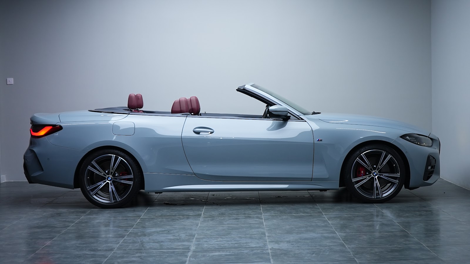 Rent BMW 430i in Dubai photo 11