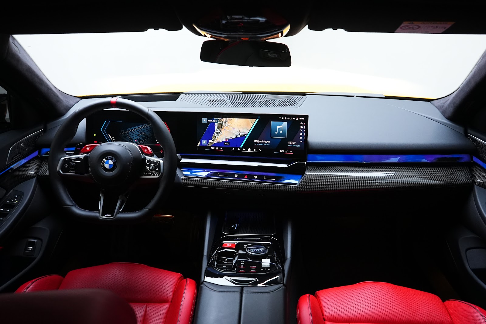 Rent BMW M5 G90 in Dubai (Yellow) photo 8