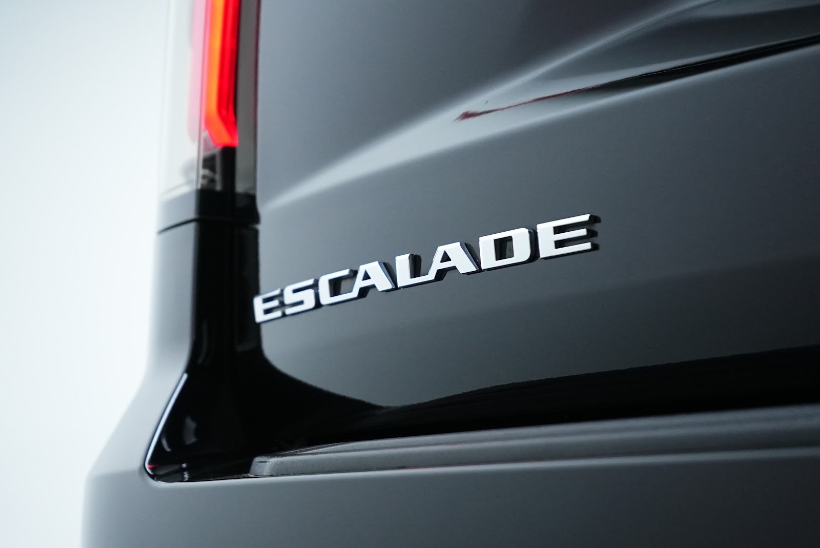 Rent Cadillac Escalade Platinum Sport in Dubai photo 18