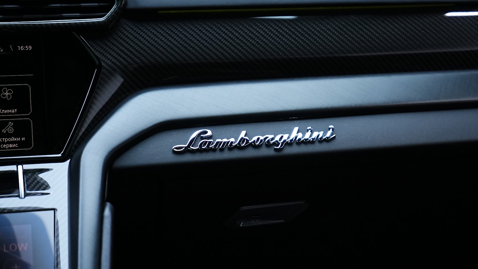 Rent Lamborghini Urus Mansory in Dubai (Black) photo 14