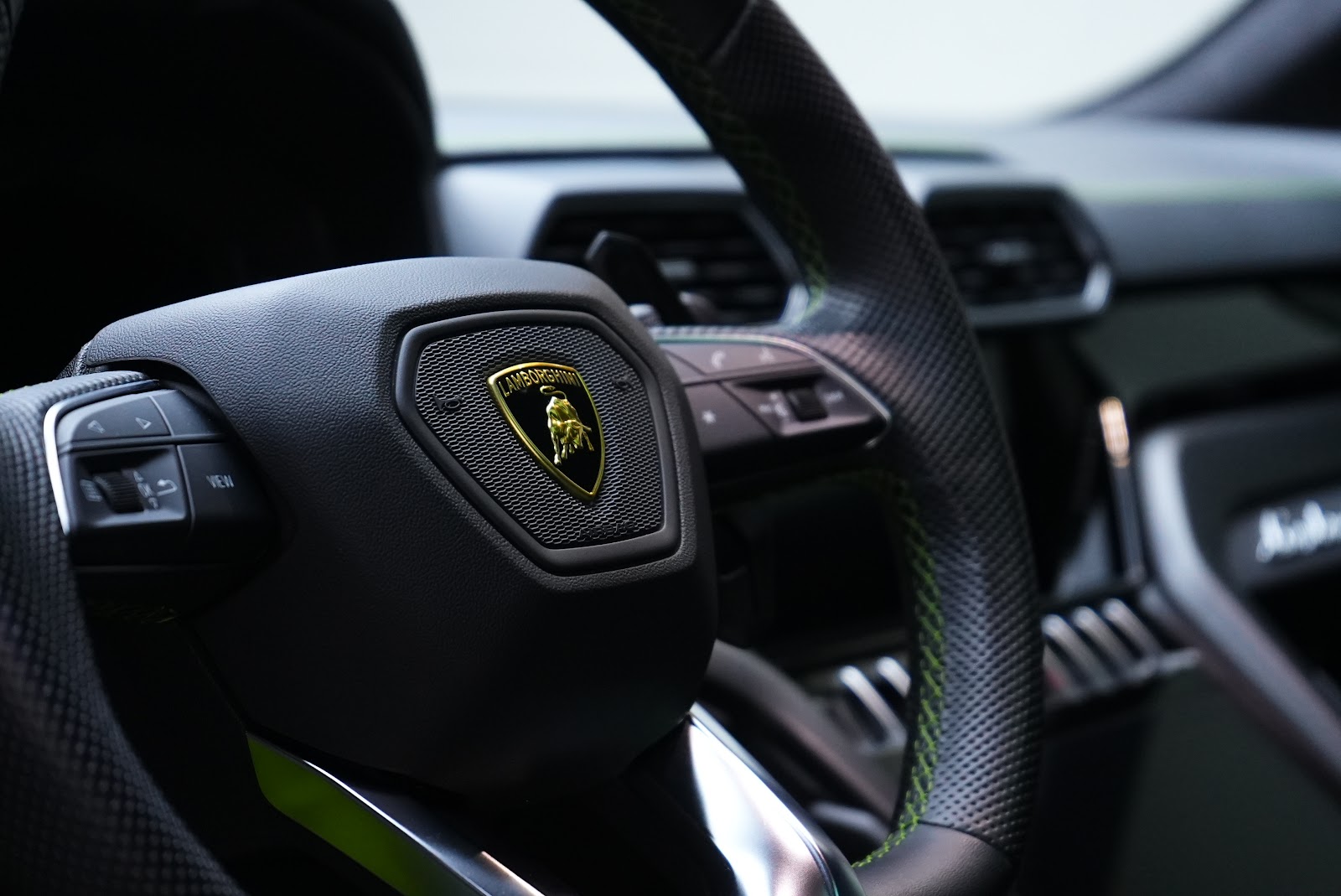 Rent Lamborghini Urus Mansory in Dubai (Green) photo 11