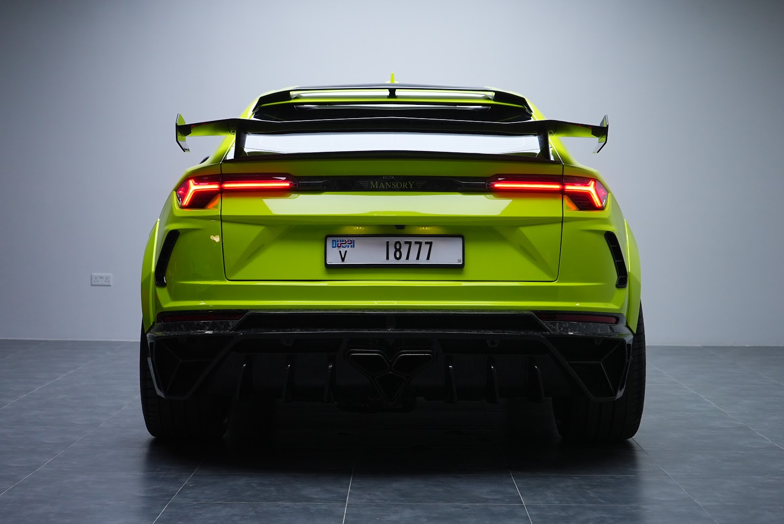 Rent Lamborghini Urus Mansory in Dubai (Green) photo 9