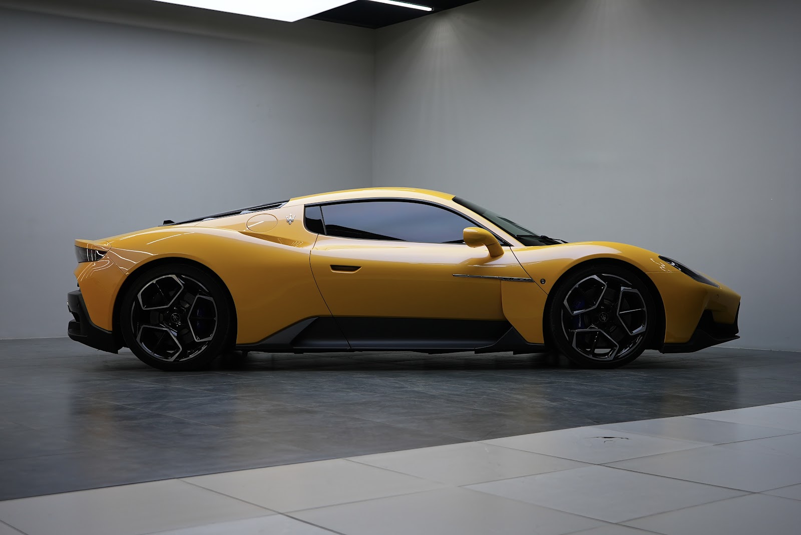 Rent Maserati MC20 in Dubai photo 14