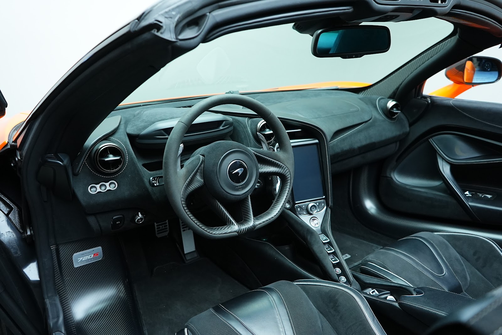 Rent McLaren 720S in Dubai photo 7