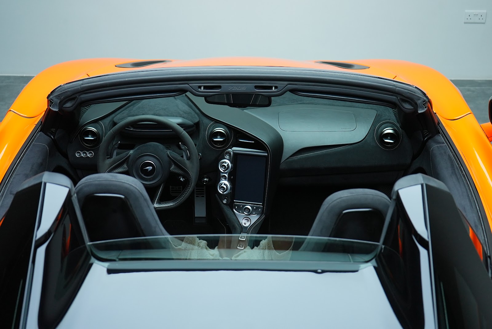 Rent McLaren 720S in Dubai photo 9