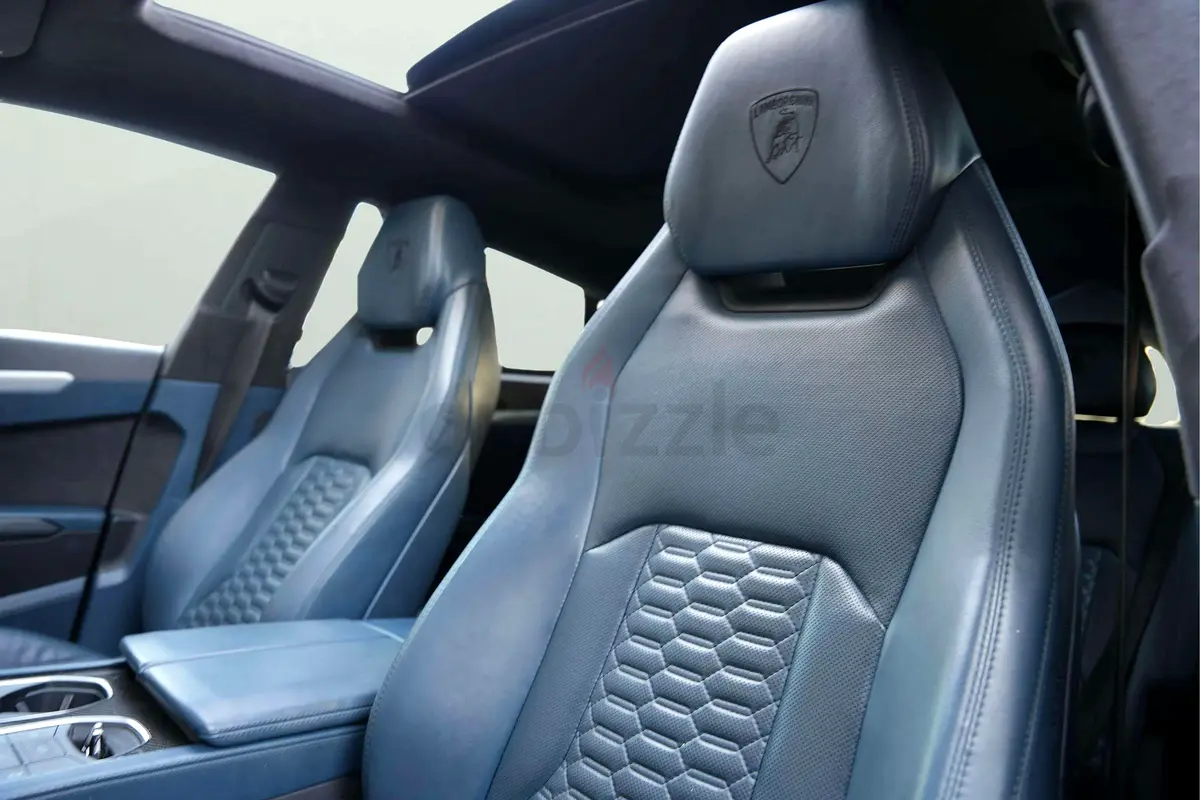 2022 Lamborghini Urus for Rent in Al Barsha 1 photo 5