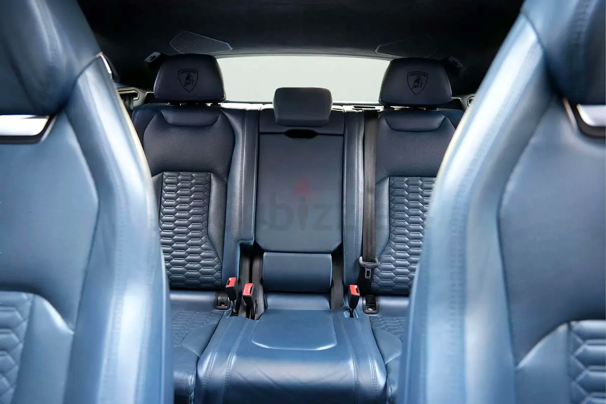 2022 Lamborghini Urus for Rent in Al Barsha 1 photo 6
