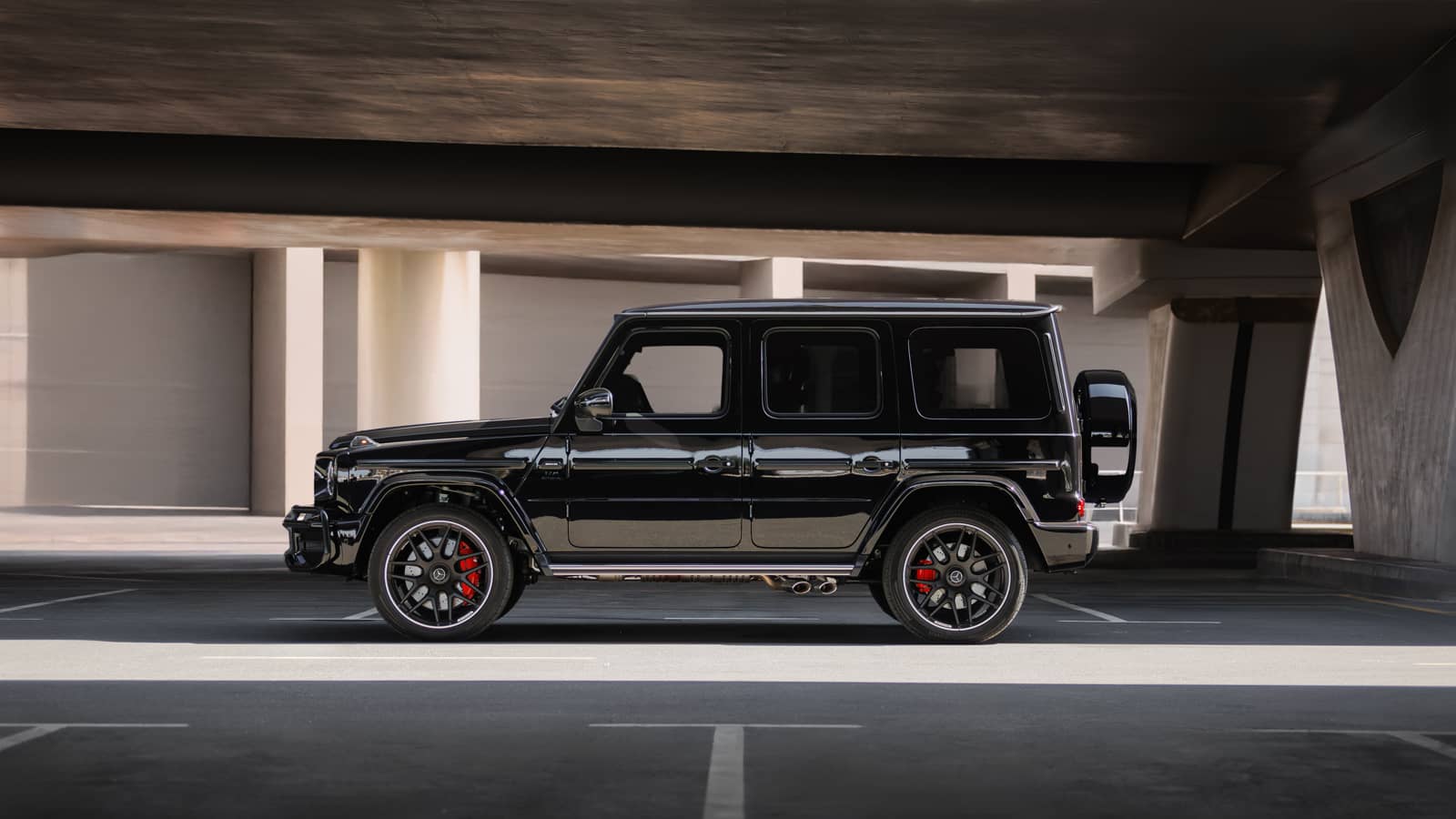 Rent Mercedes-Benz G63 in Dubai (Black Gloss) photo 8