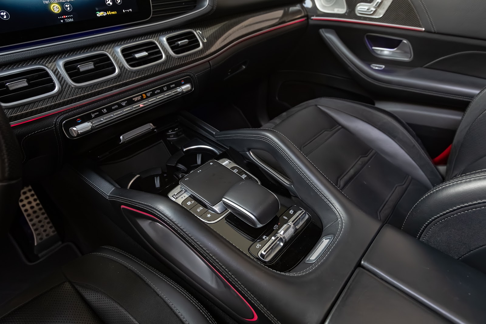 Rent Mercedes-Benz GLE 53 in Dubai photo 7