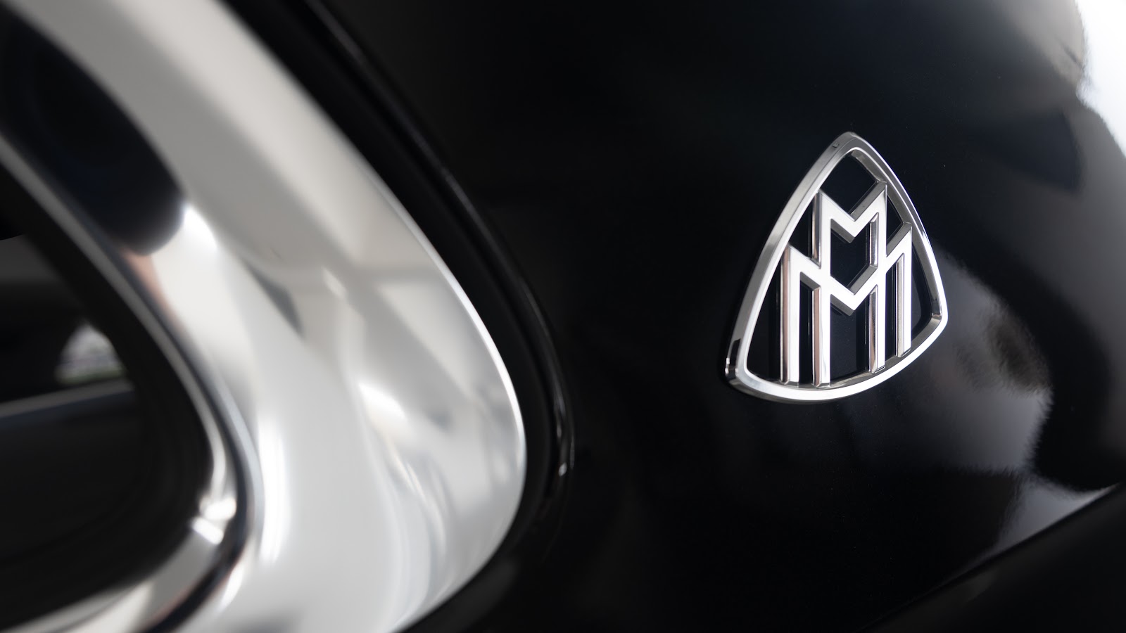 Rent Mercedes-Maybach S580 in Dubai photo 6
