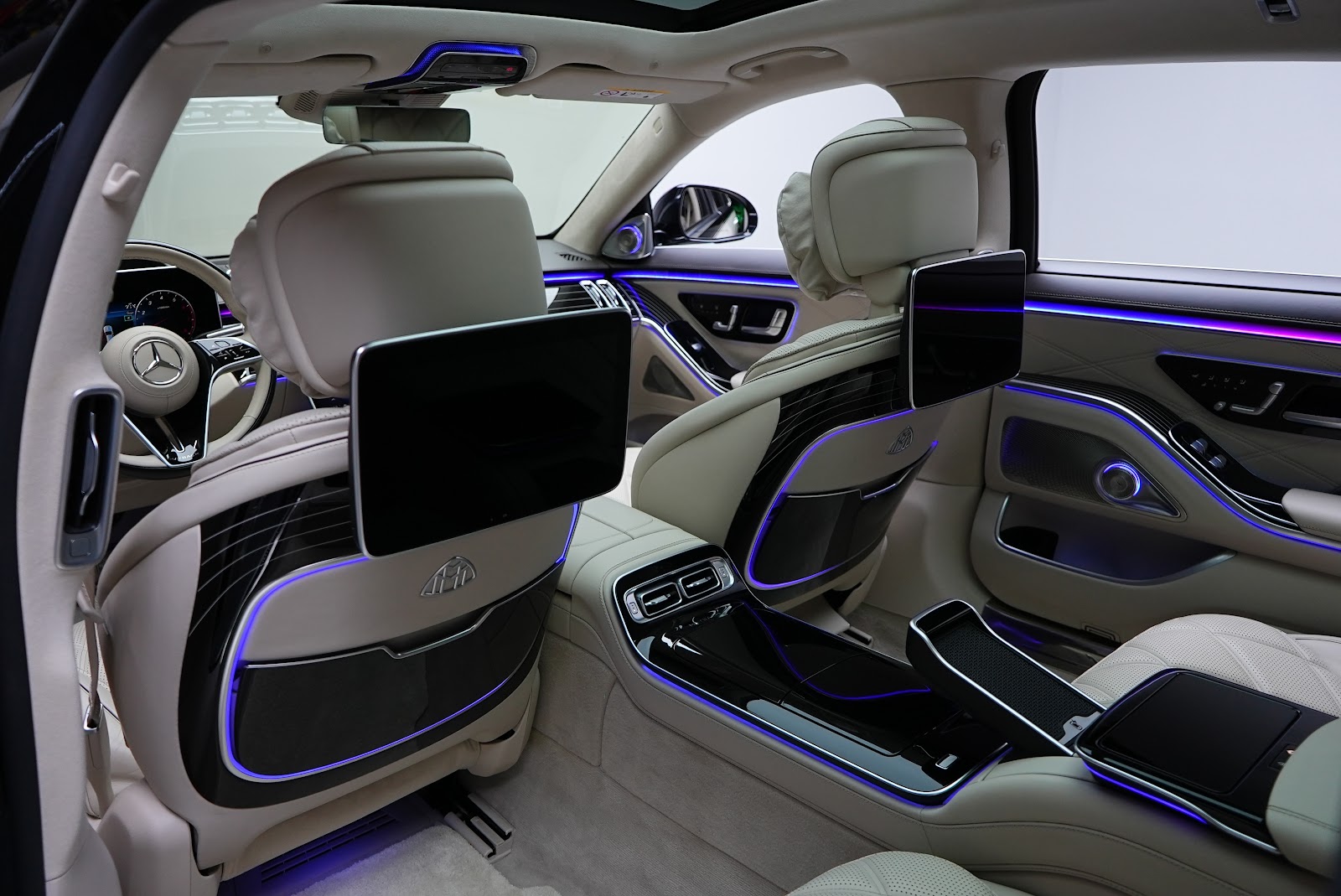 Rent Mercedes-Maybach S680 Long in Dubai photo 21
