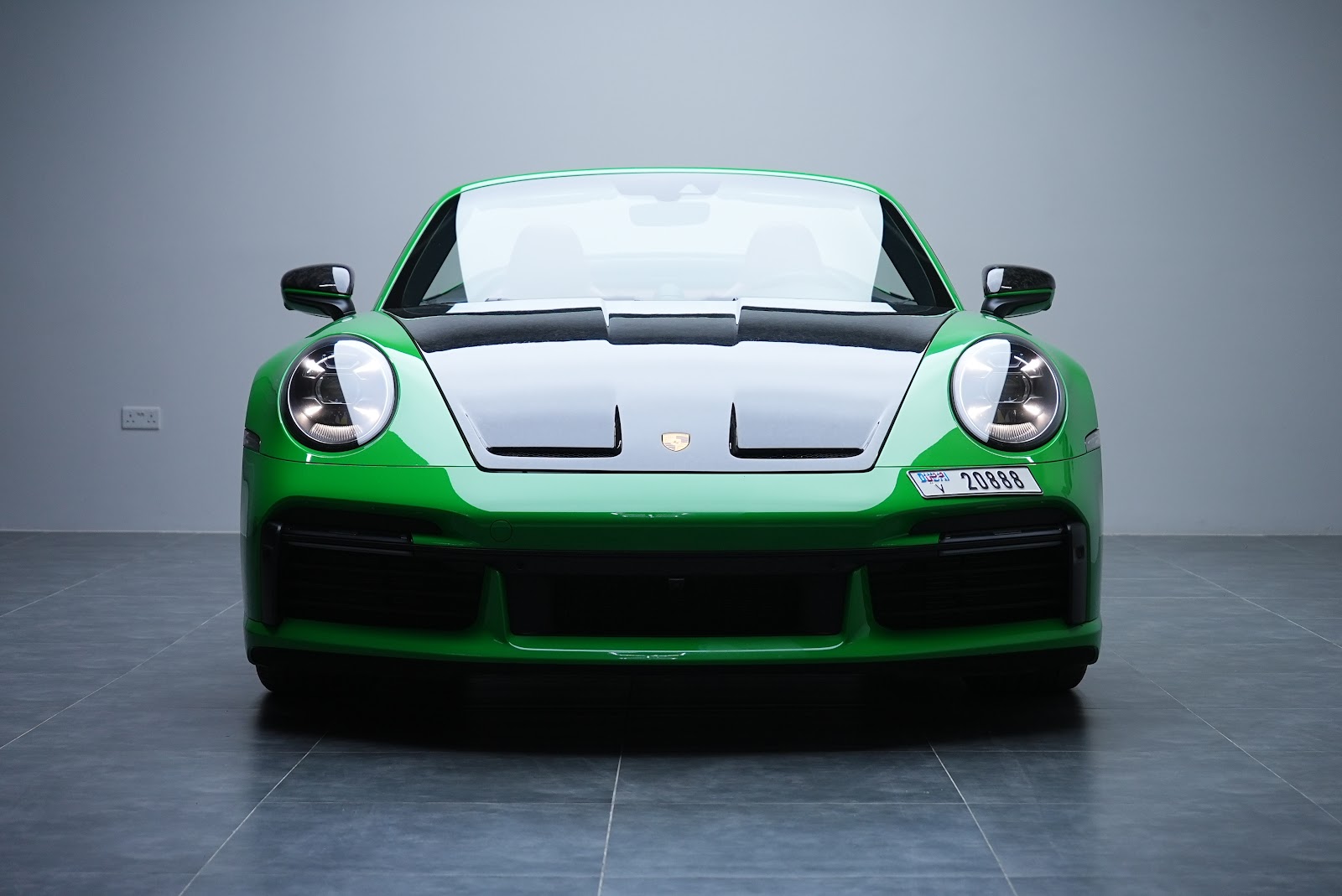 Rent Porsche 911 Turbo S in Dubai rental in Dubai
