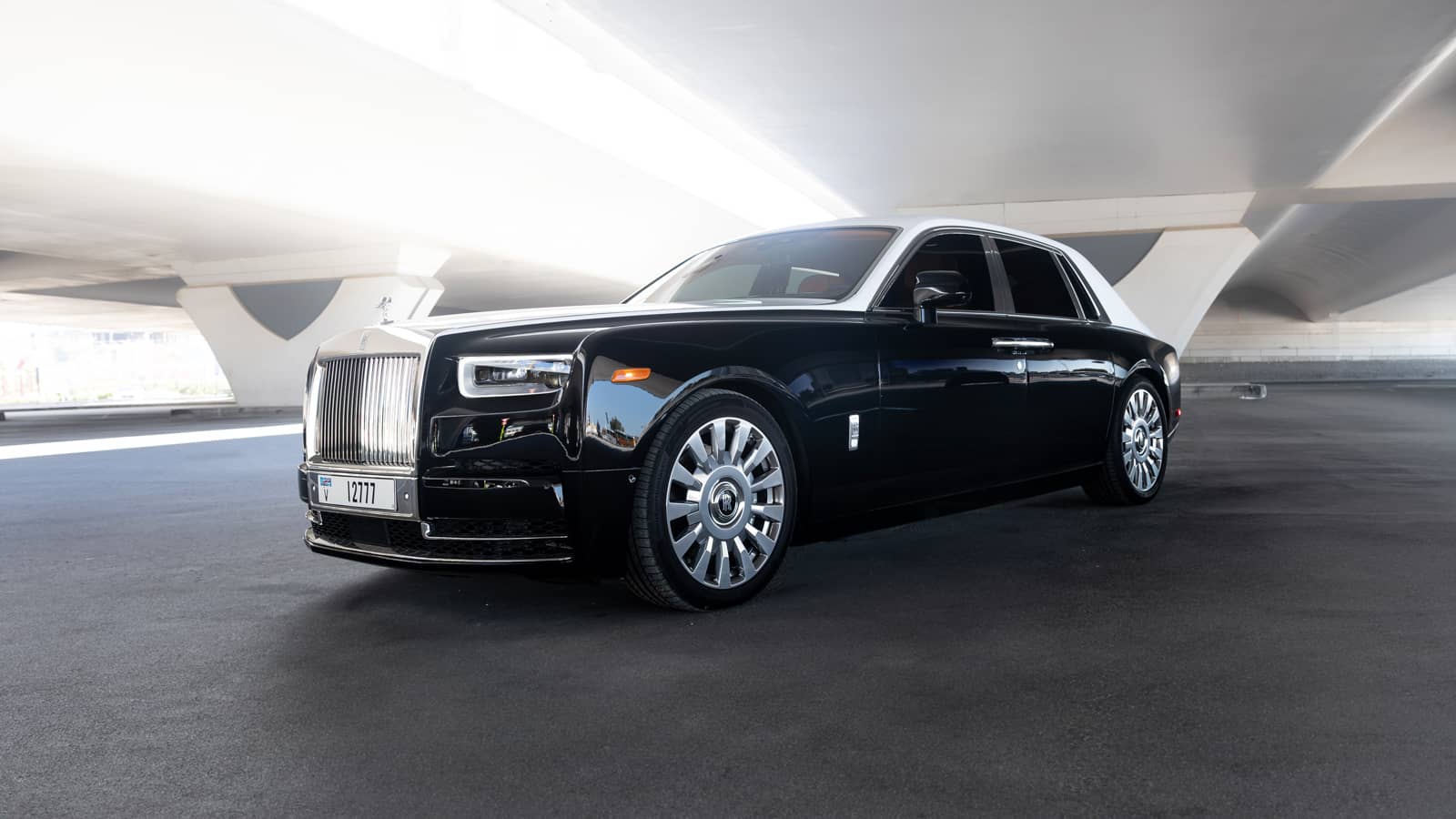 Rent Rolls-Royce Phantom in Dubai photo 2