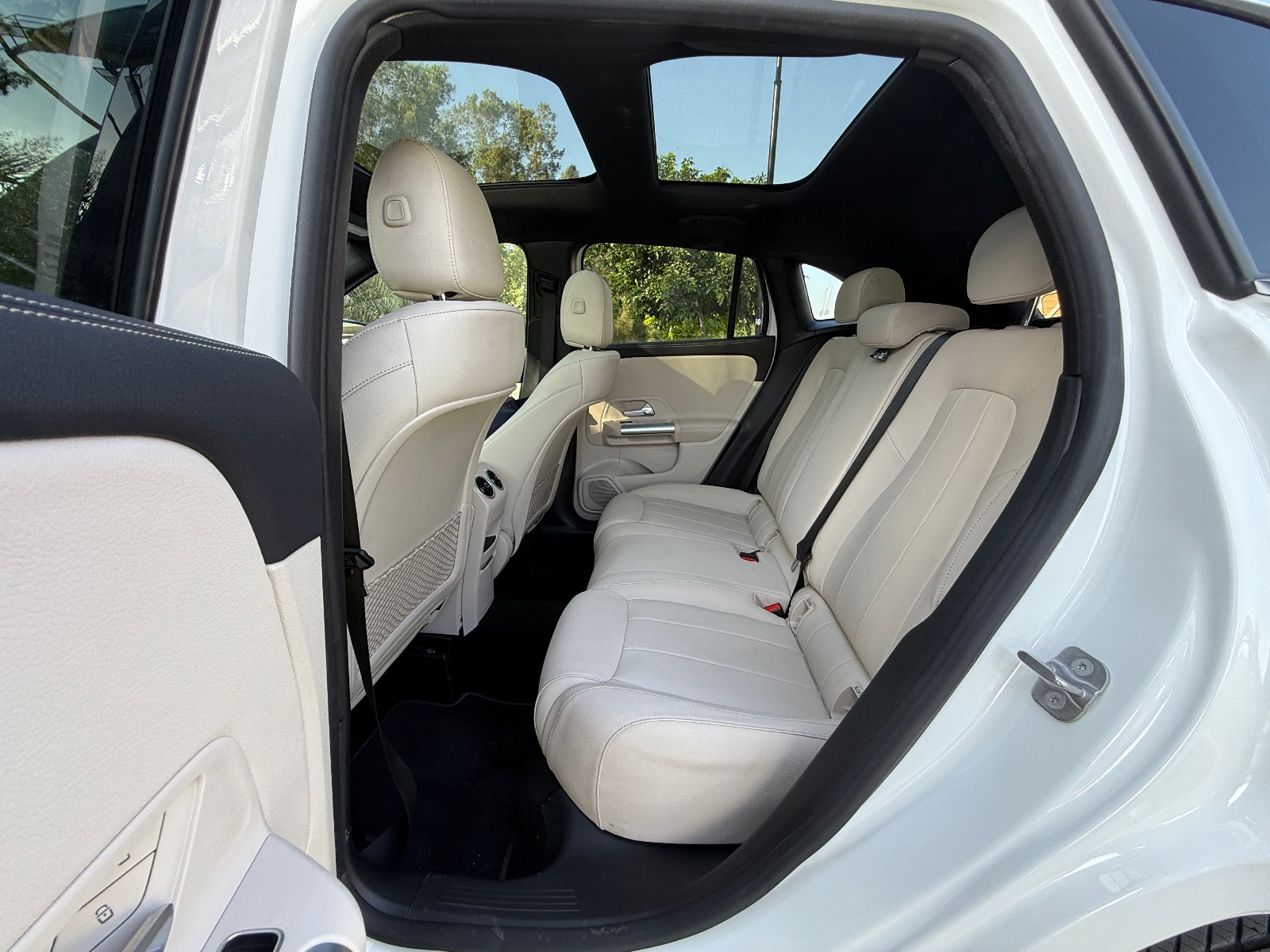 Mercedes-Benz GLA 250 AMG for Rent in Dubai photo 9