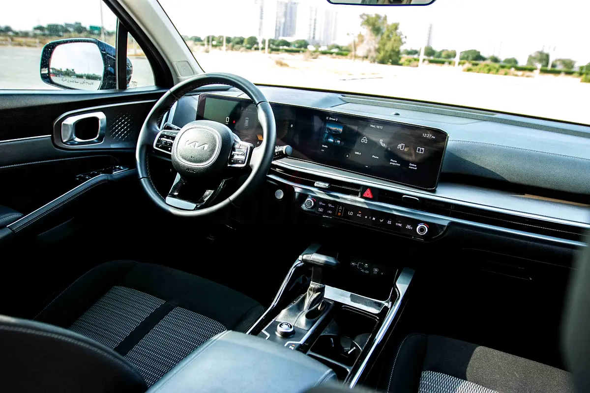 Hire 2024 Kia Sorento in Al Quoz 4 photo 7