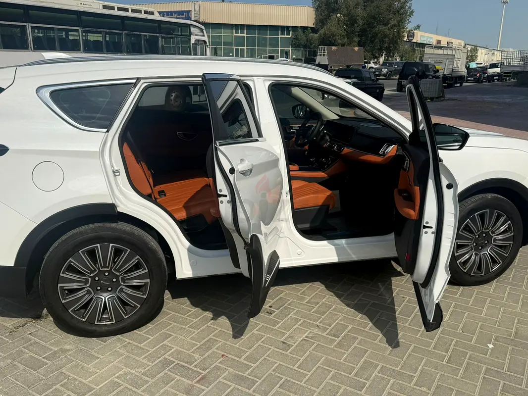 Hire 2026 Jetour X70 Plus in Al Quoz 4 (White, Automatic, 7 Seater, Speedy Machine) photo 4