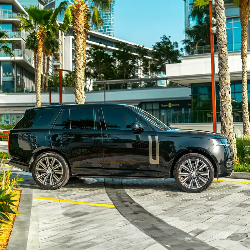 Hire 2023 Land Rover Range Rover in Al Quoz 4 photo 2