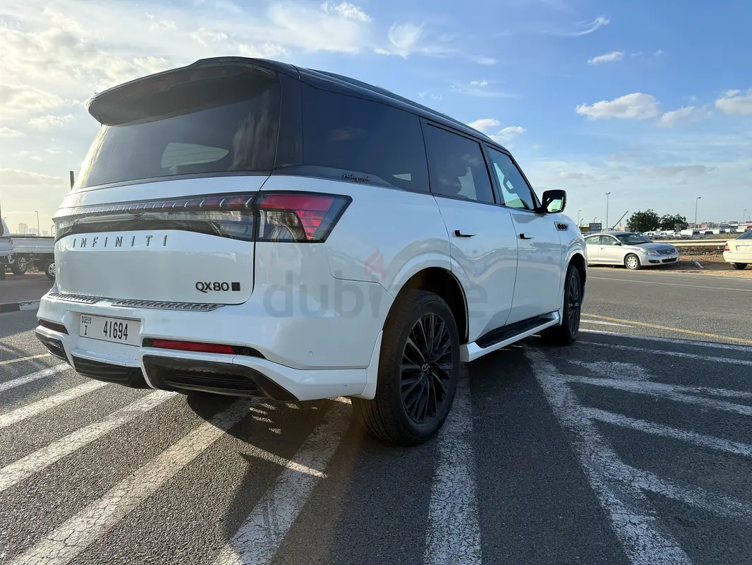 Rent a 2025 Infiniti QX80 in Al Quoz 4 photo 5