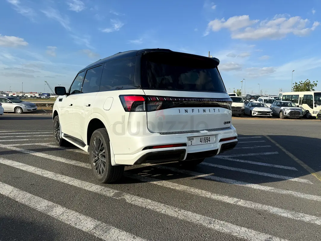 Rent a 2025 Infiniti QX80 in Al Quoz 4 photo 9