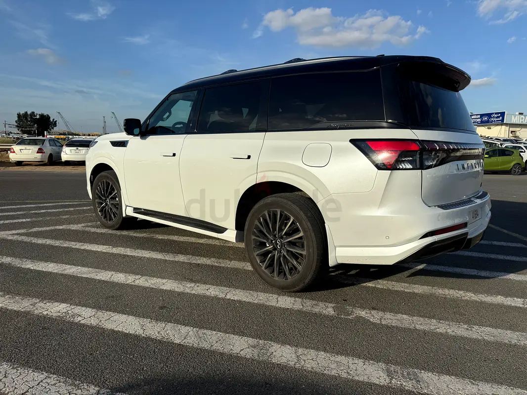 Rent a 2025 Infiniti QX80 in Al Quoz 4 photo 10