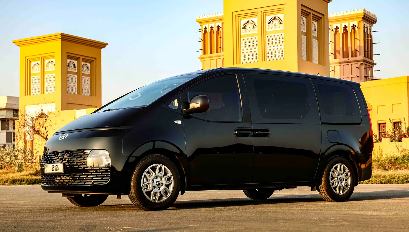 2025 Hyundai Staria Rental in Al Quoz 4 photo 3