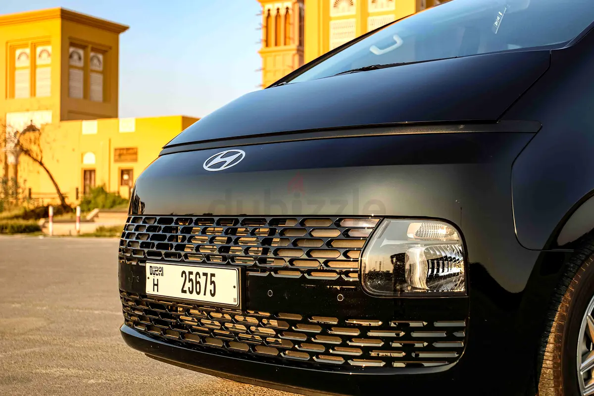 2025 Hyundai Staria Rental in Al Quoz 4 photo 4