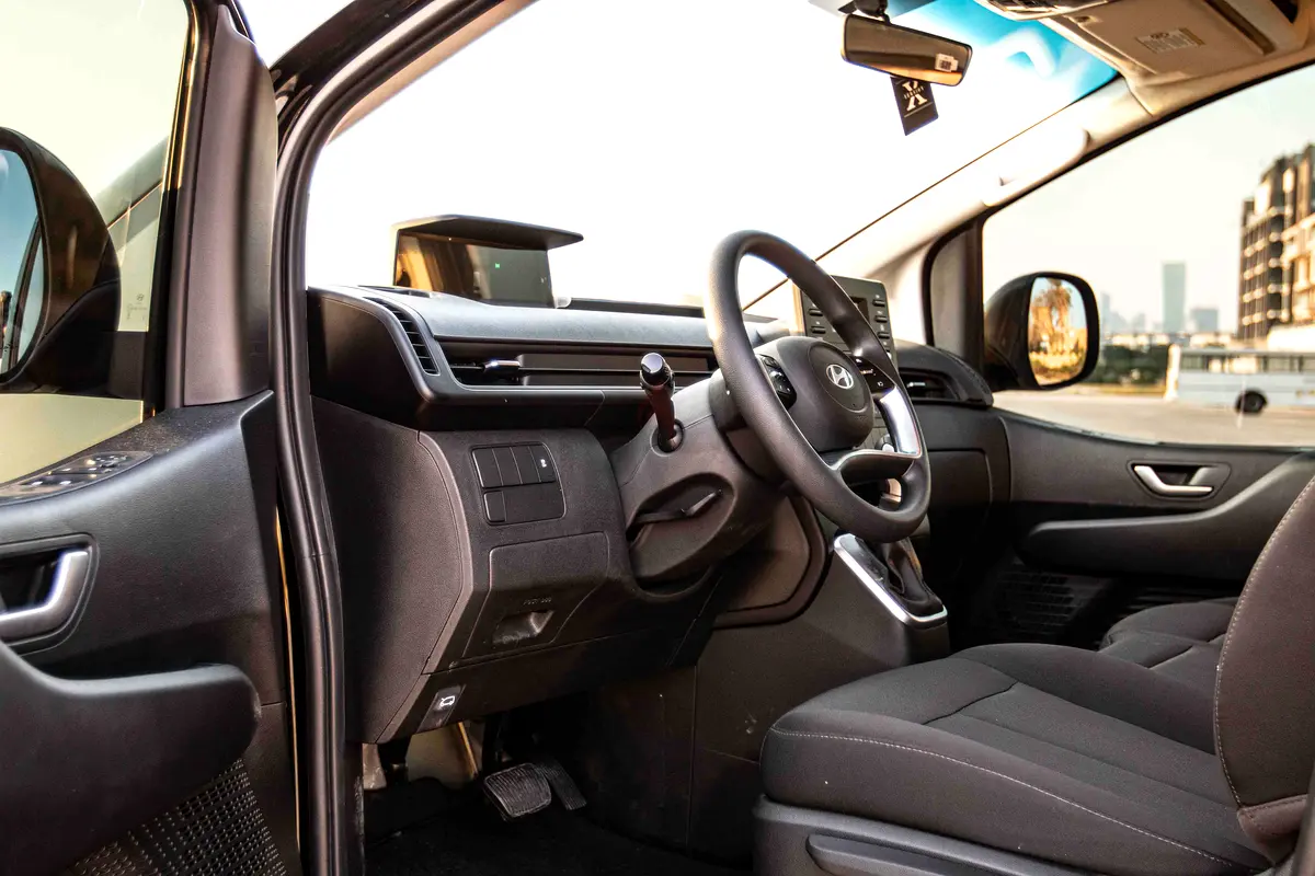 2025 Hyundai Staria Rental in Al Quoz 4 photo 10