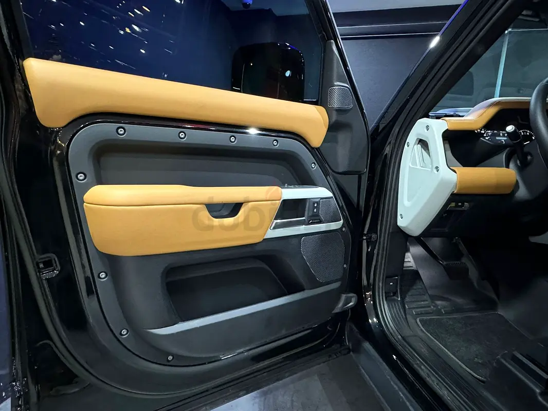 Hire 2024 Land Rover Defender in Al Quoz 4 photo 4