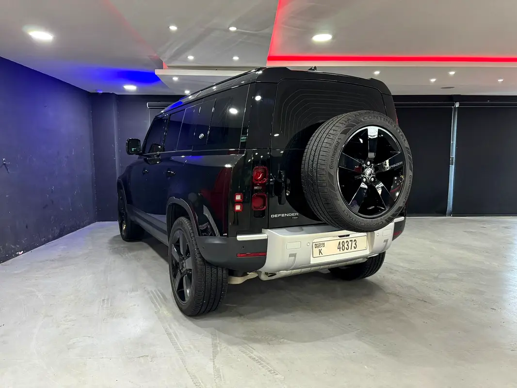 Hire 2024 Land Rover Defender in Al Quoz 4 photo 5