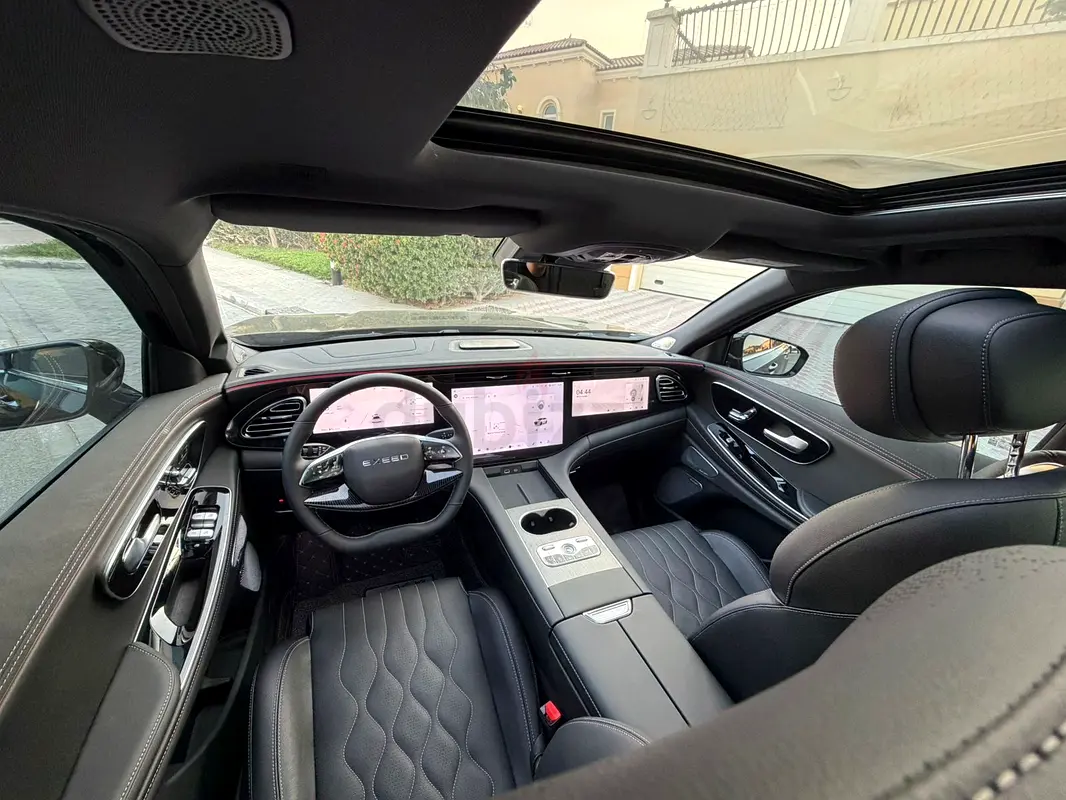Rent 2026 Exeed VX in Al Quoz 4 photo 4