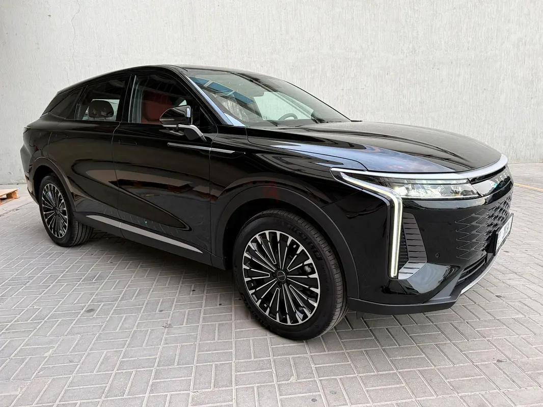 Rent a 2026 Exeed RX in Al Quoz 4 photo 2